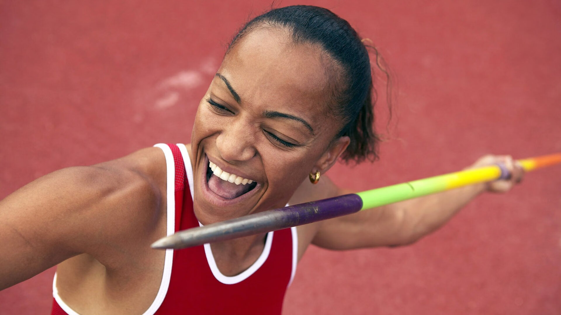 仰泳冲刺吉尔吉斯斯坦排名稳步提升，运动员甘油