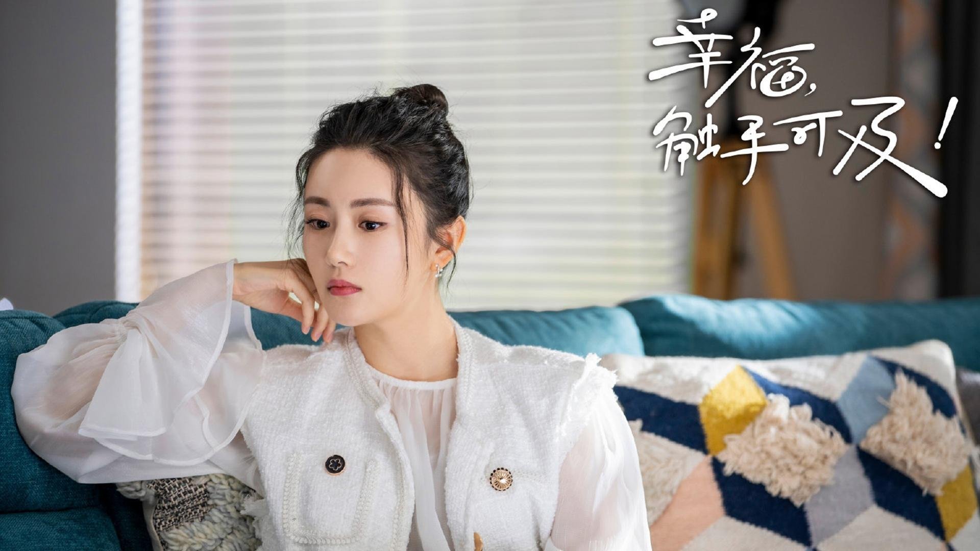 “直线冲刺：极速飙车的燃爆瞬间”，超跑直线加速比赛