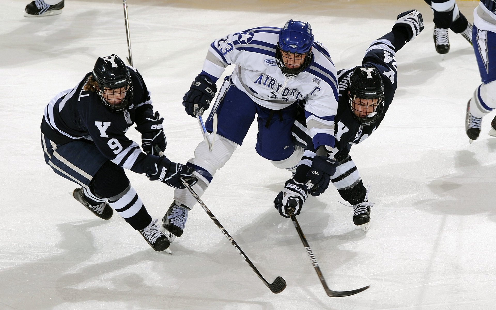开云官网首页-英超激烈争夺：赛事精彩纷呈，冠军悬念重重！，英超最精彩比赛